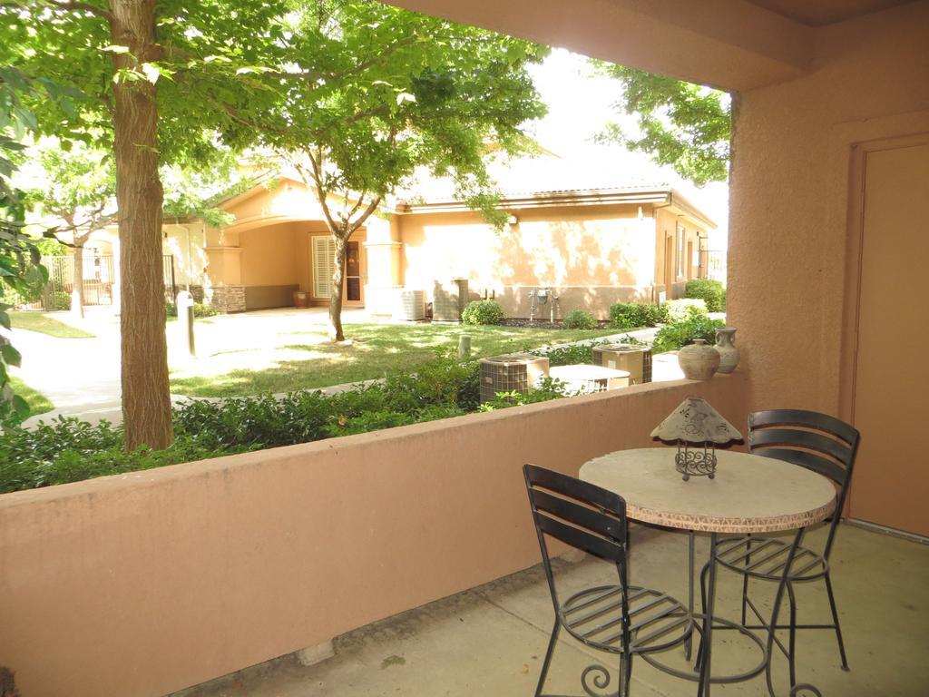 Sacramento Guest Services Bilik gambar